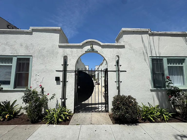 1205 Molino Ave #4 — Photo 9