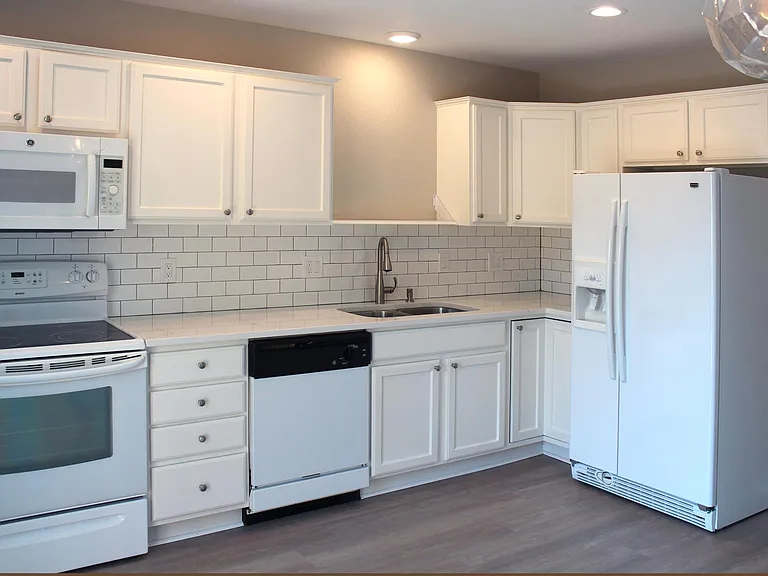 Oakcrest Cir — Photo 5