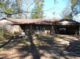 45 Hatten Rd, Sumrall, MS 39482