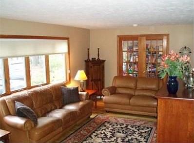 2nd image of 24 Lakeview St