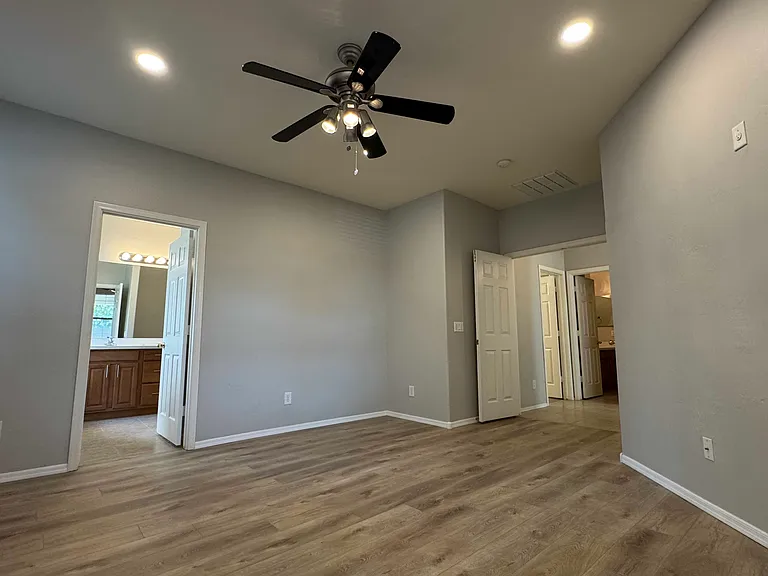 1376 E Mia Ln — Photo 11