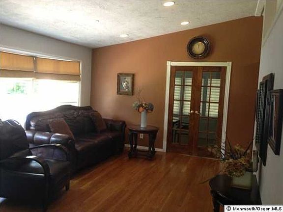 5th image of 17 Cathedral Dr