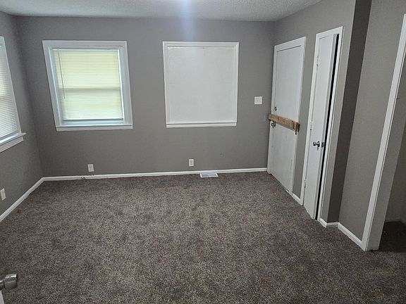 3rd image of 2201 Lister Ave