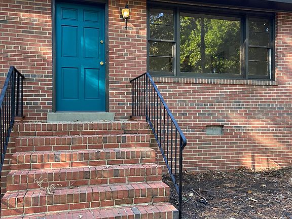 2nd image of 1932 Cedarhurst Dr