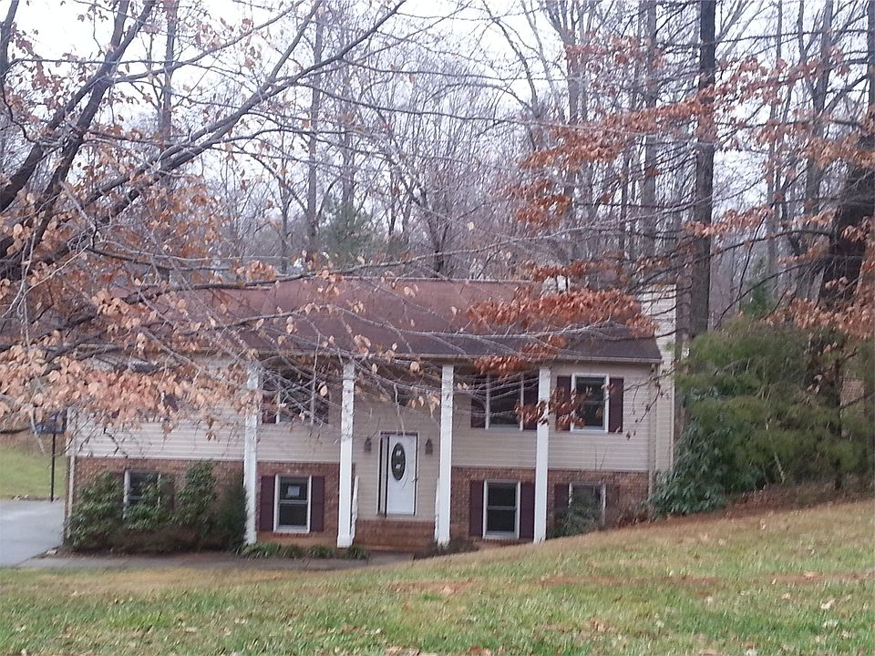 1st image of 301 Smoketree Ln