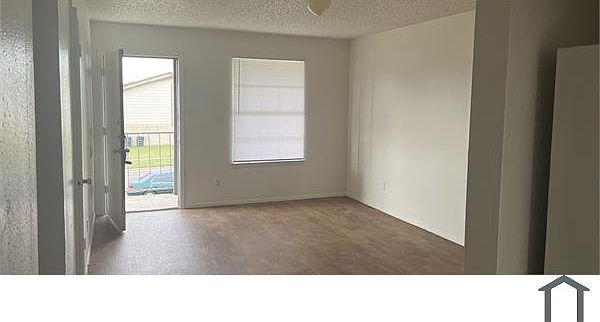 1st image of 1606 Cedarhill Dr Unit D