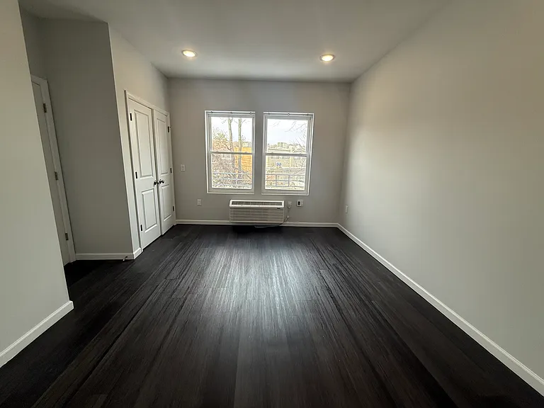 207 Redwood Ave #205 — Photo 12