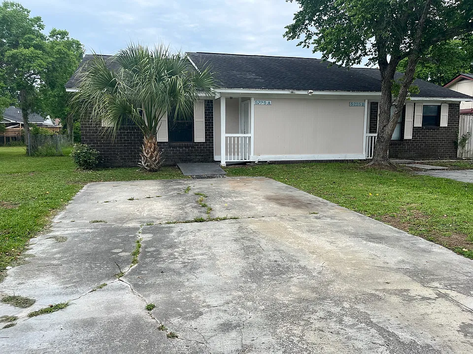5225 Marseilles Dr