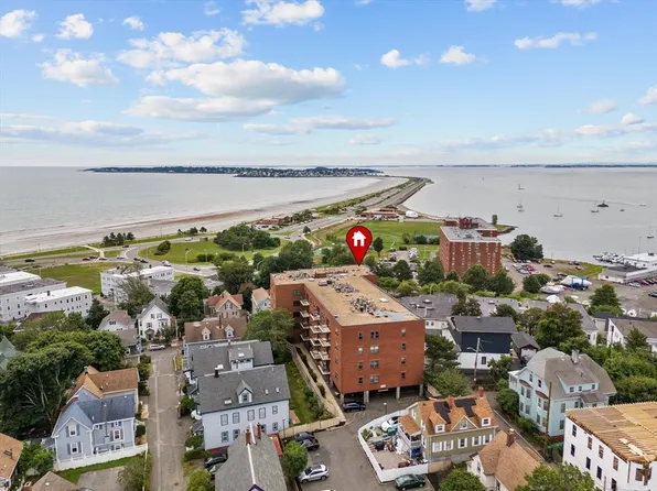 12 Chancery Ct #Penthouse 10, Lynn, MA 01902