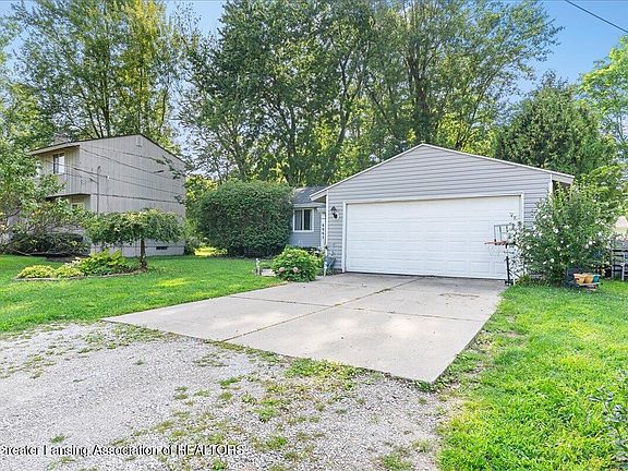 3rd image of 6067 Hart St