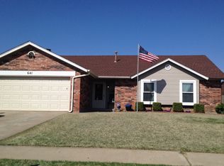 641 N Ramblin Oaks Dr, Moore, OK 73160