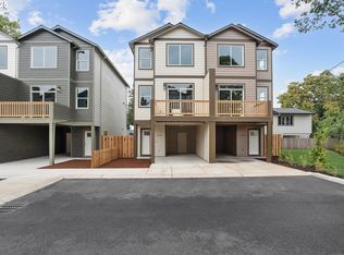11181 SE Stark St, Portland, OR 97216