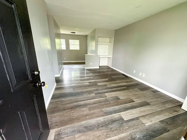 1503 Southfield Dr S — Photo 2