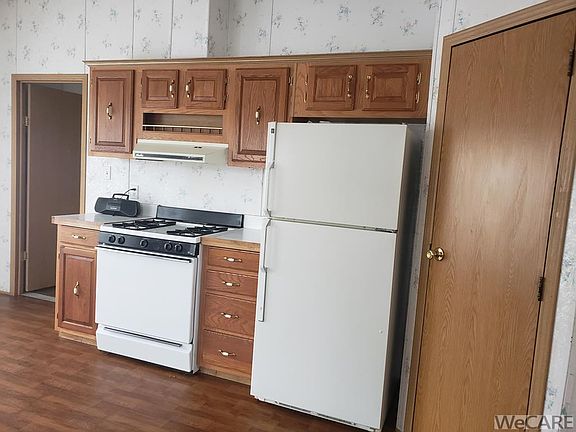 2nd image of 3 Lakeside Dr
