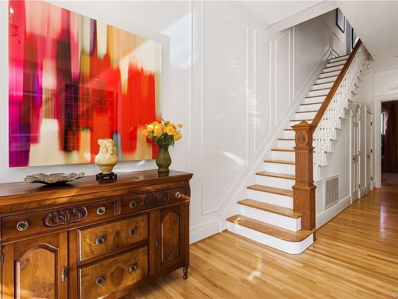 4th image of 1702 Park Ave