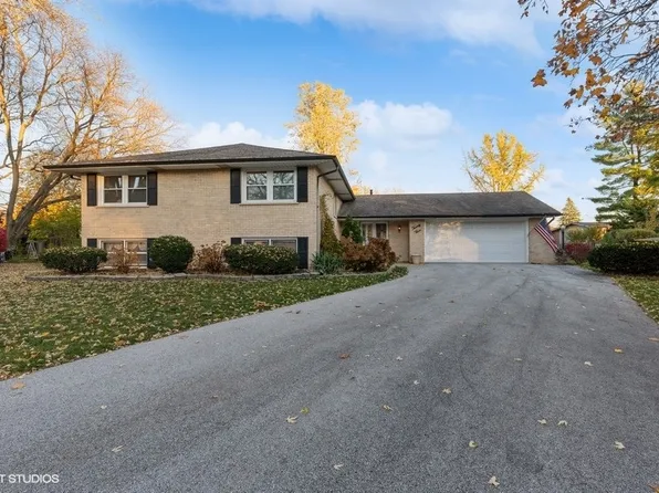 23 Oak Trail Ct, Palos Heights, IL 60463