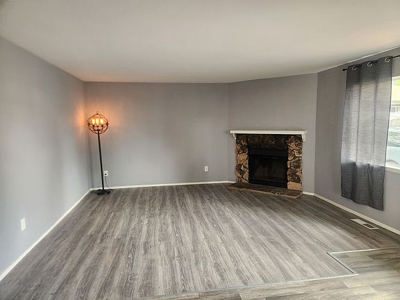 4th image of 701 Blair Pl