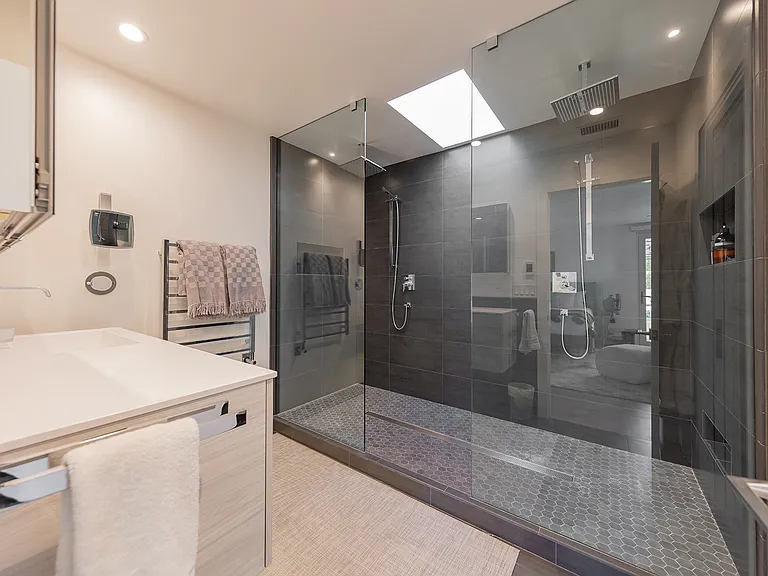 2735 Grand Ave — Photo 21