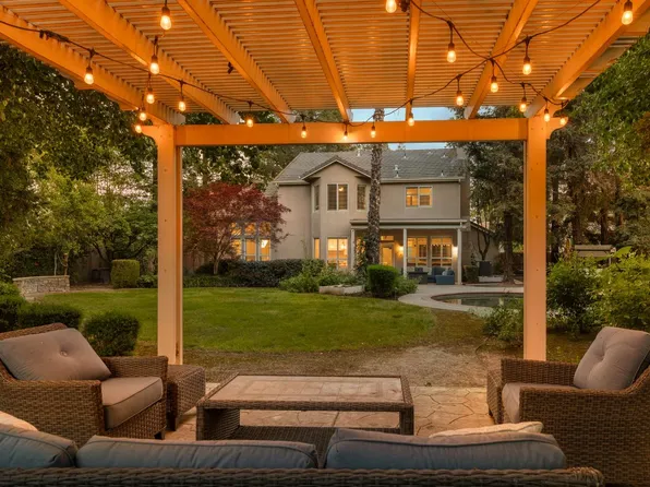 10340 N Sinclair Cir, Fresno, CA 93730