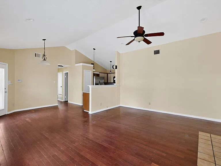 936 Sugarberry Dr — Photo 8