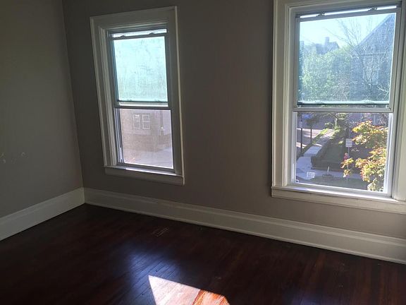 3rd image of 180 York St
