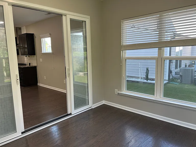 525 Parlier Dr — Photo 11