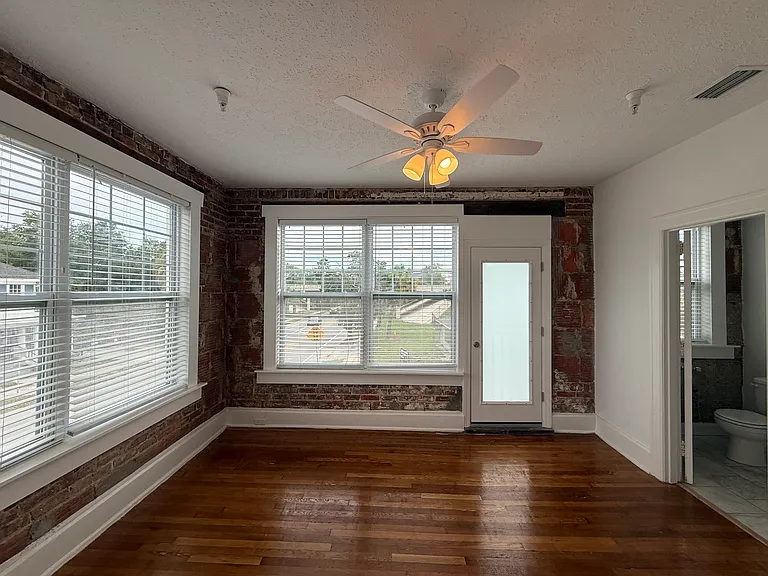 809 W Platt St #7 — Photo 11