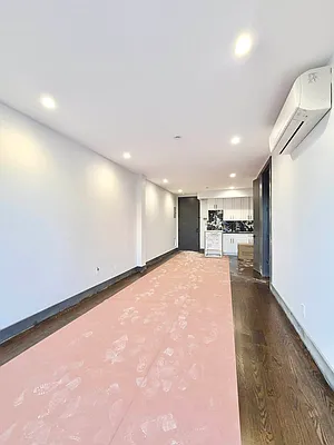 Rented by Delmark Realty LLC | media 51