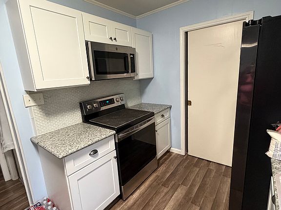 4th image of 1375 Silverton Dr