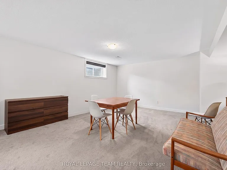 160 Highgarden Ter — Photo 41