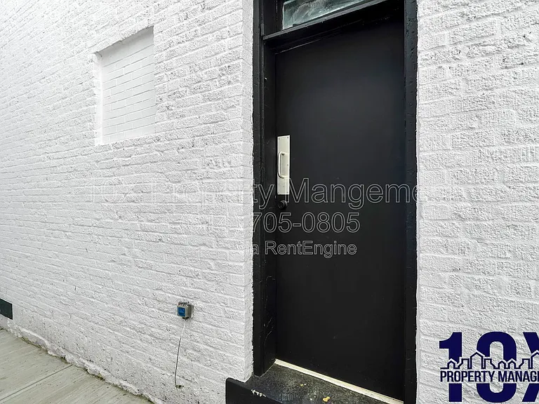 1213 E Whittier St — Photo 23