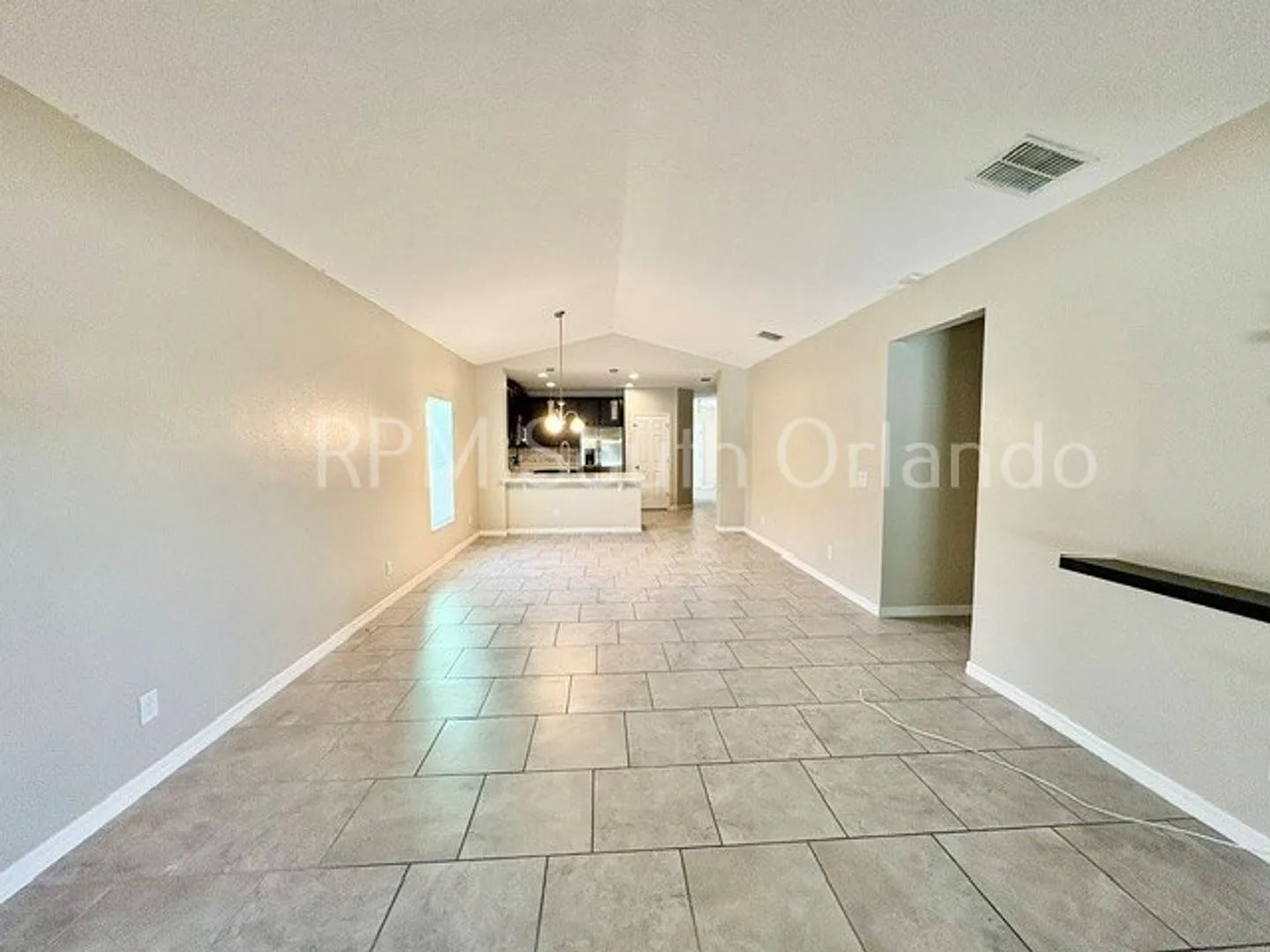 4-bedroom, 2-bathroom home St, Cloud FL — Photo 3