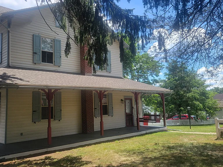 882 Fritztown Rd — Photo 2