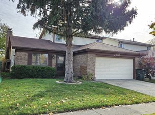 2385 Goldfinch St, Woodridge, IL 60517