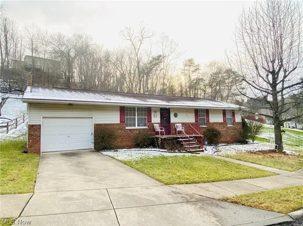 98 Wakefield Dr, Washington, WV 26181