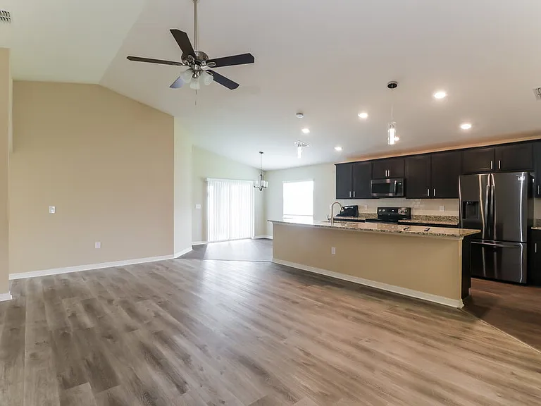 6784 Hanworth Ln — Photo 6