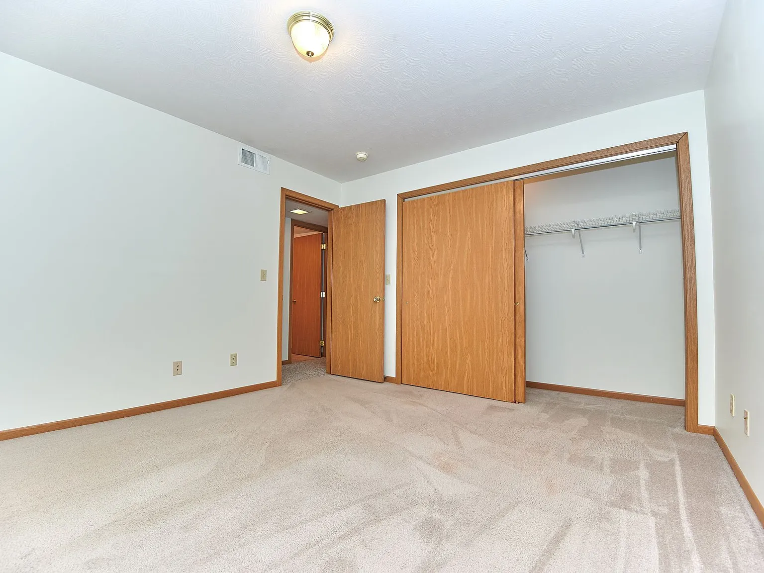 Pineview Apartments — Photo 4