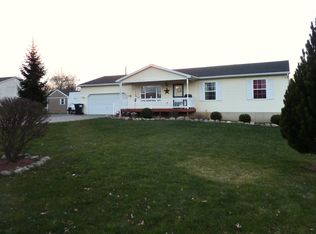 5725 Mack Rd, Howell, MI 48855