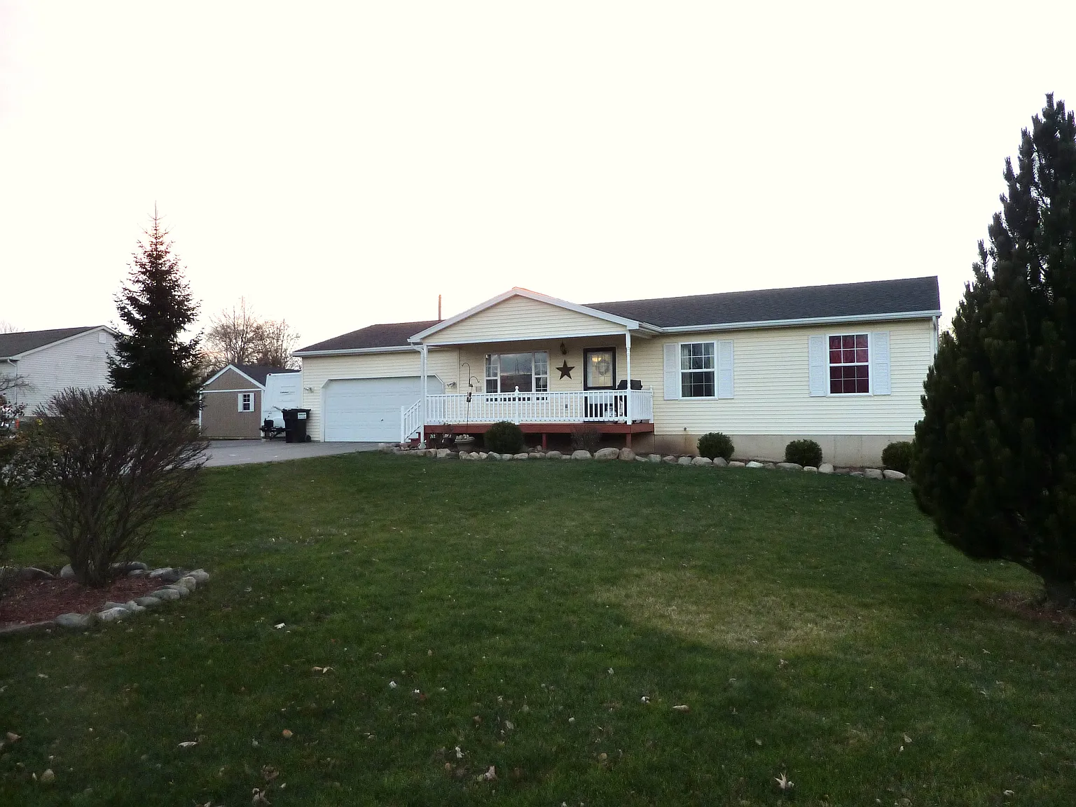 5725 Mack Rd photo 1