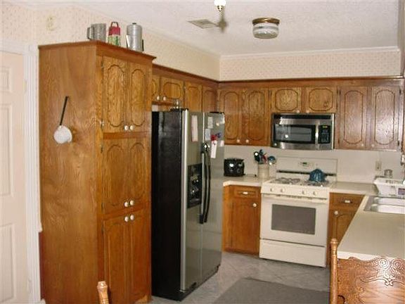 4th image of 108 Juniper St