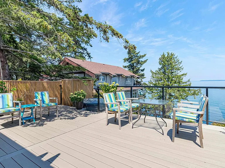4901 Cordova Bay Rd — Photo 22