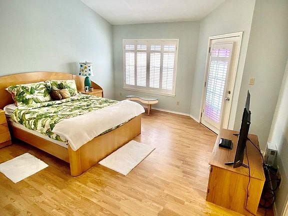 2nd image of 111 East Hbr Unit 101