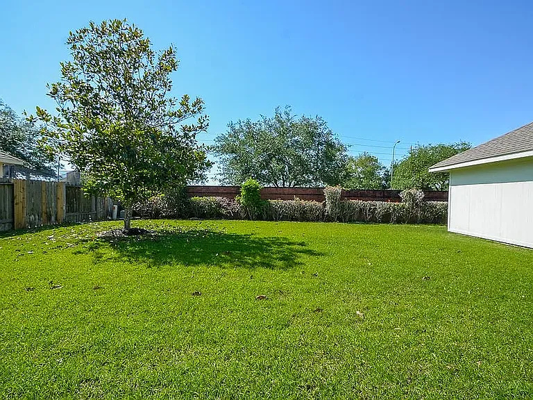 2606 Nutwood Dr — Photo 10