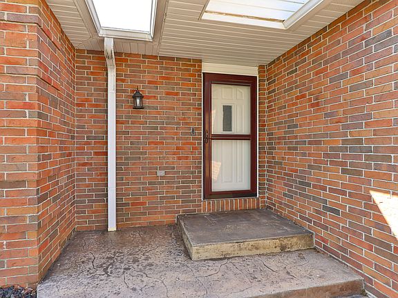 3rd image of 1716 W Northwood Street