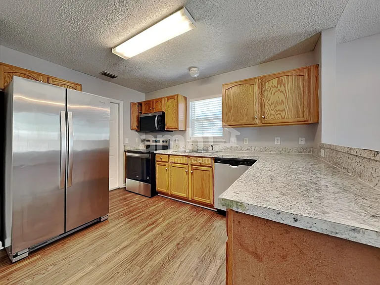 38 Sandy Pointe Dr — Photo 3