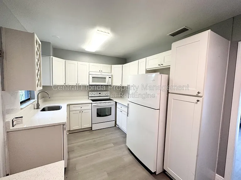 1413 Carlson Dr — Photo 2