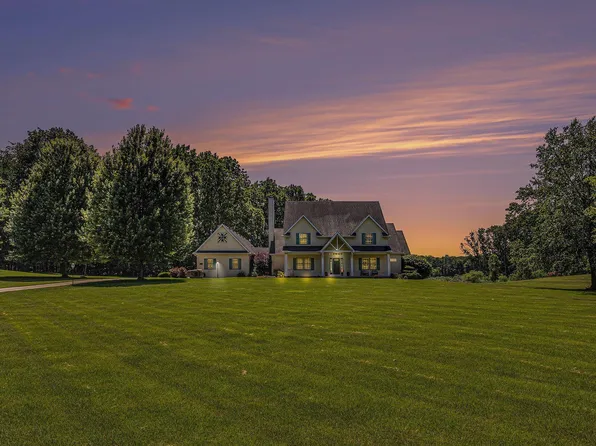 8196 E Walnut Rdg, New Carlisle, IN 46552