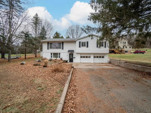 418 Drier St, Durand, WI 54736