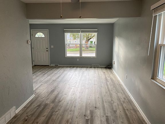 4th image of 3363 Rocky River Dr