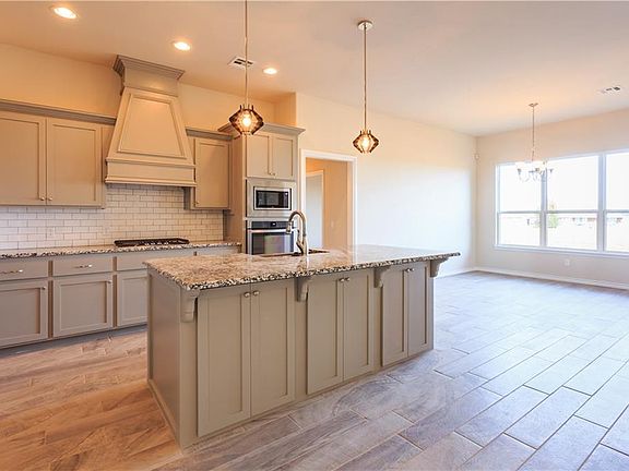 5th image of 3843 Southridge Ln